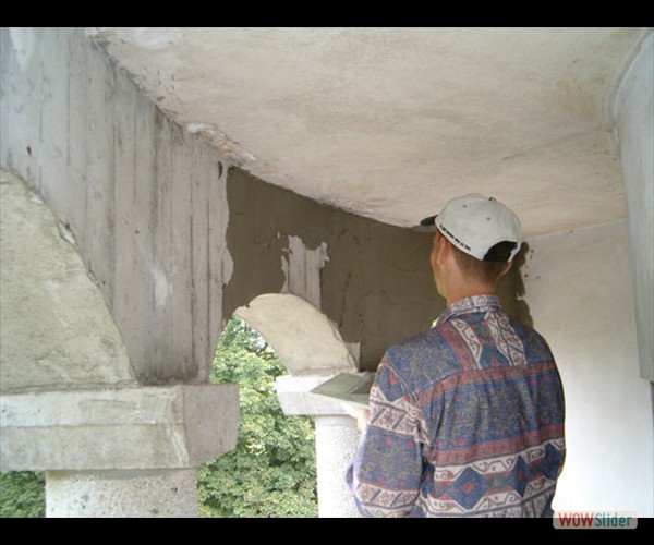 2004 - Putz im Säulengang der ersten Etage